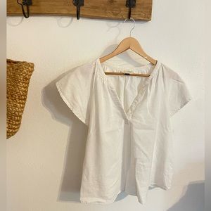 UNIVERSAL THREAD linen blend top